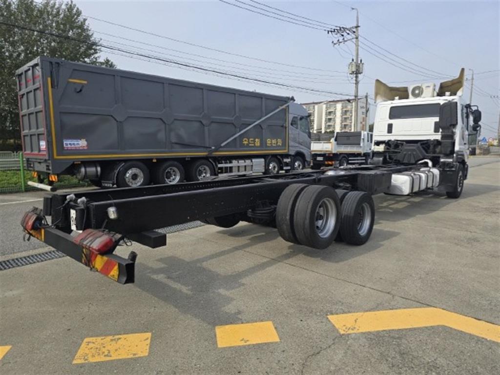 타타대우 없음(순정) 평판샤시 뒤3축 3