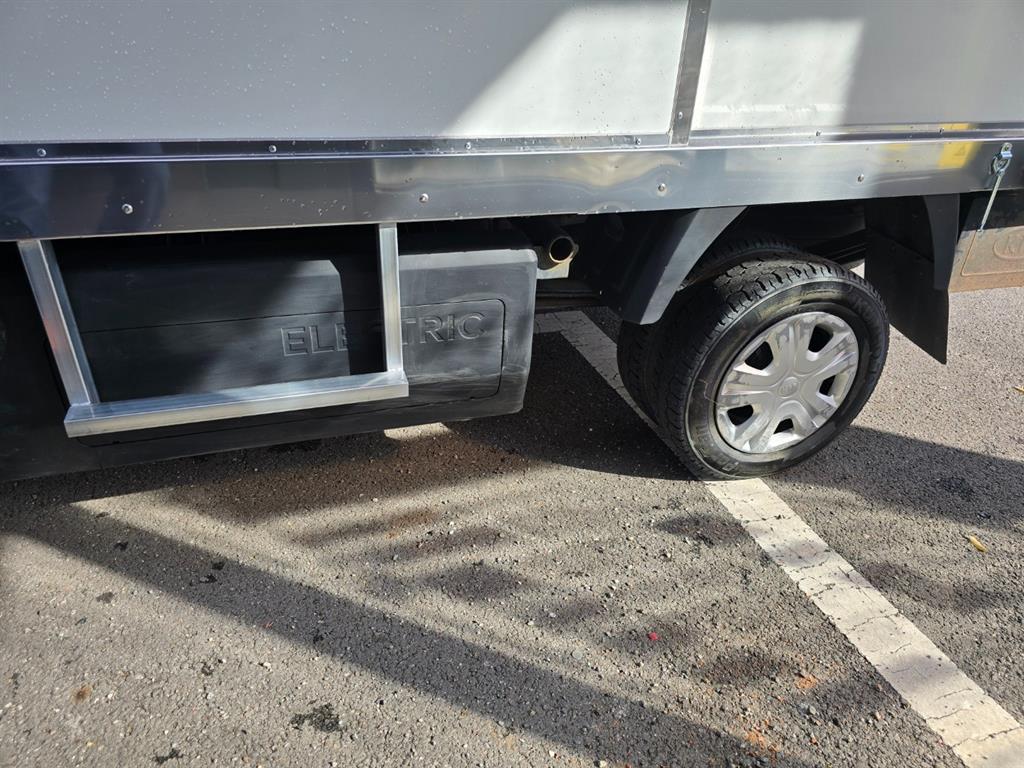 기아 봉고3 1톤 표준탑 전기 4