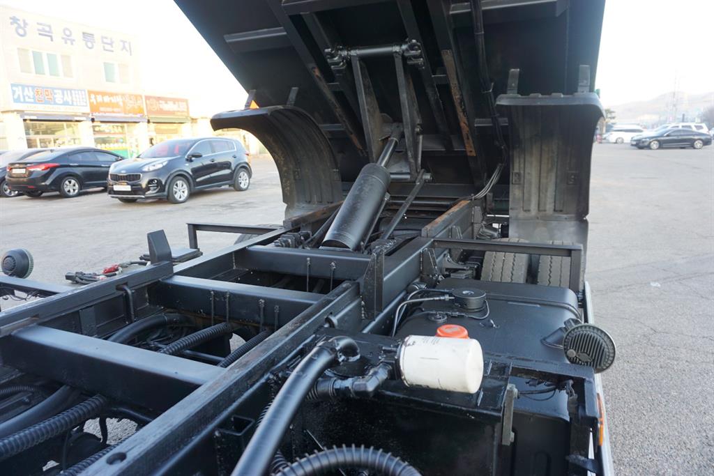 현대 압착진개 메가트럭 5.5톤 덤프식 배출 4