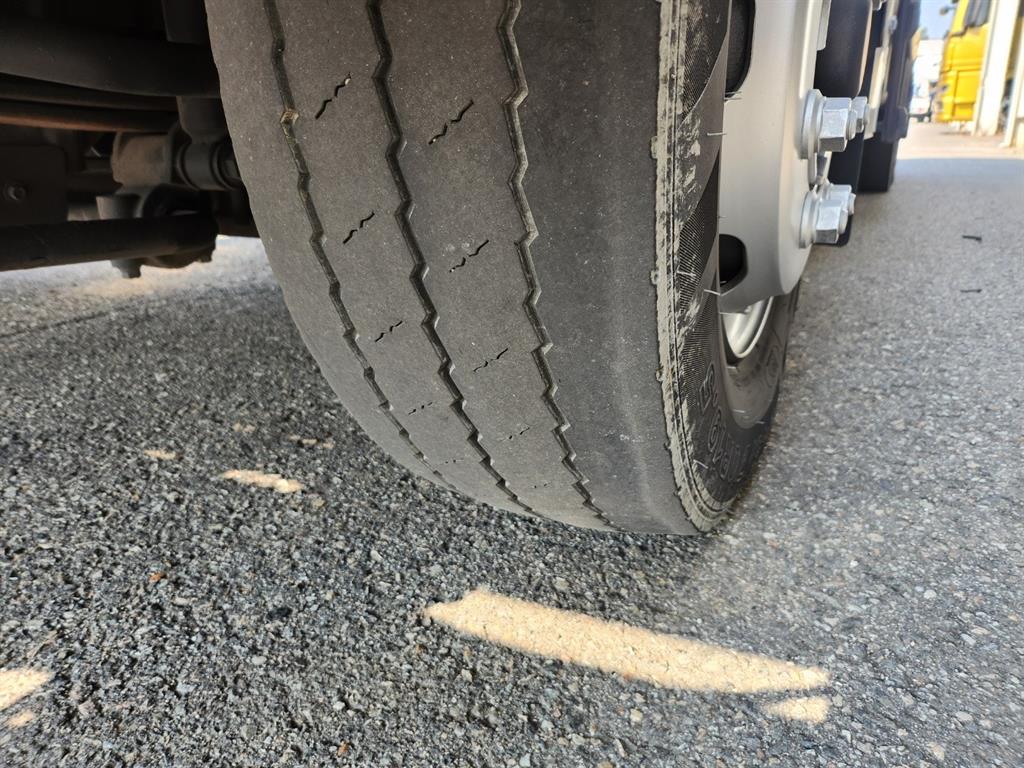 현대 탱크로리 메가트럭 수동 13