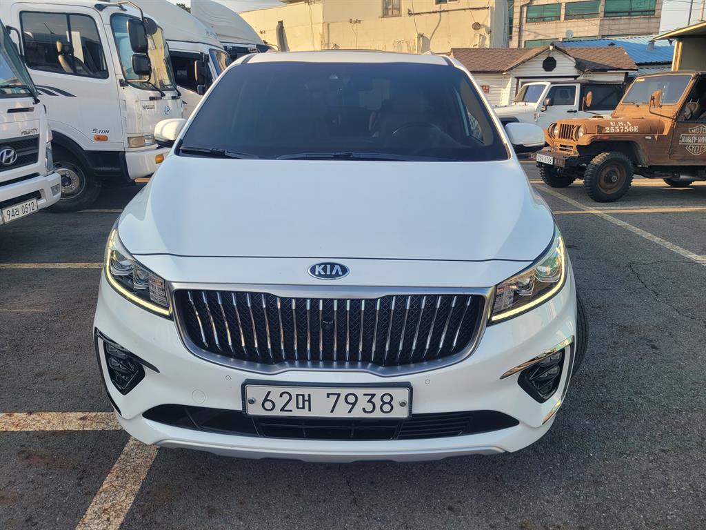Kia Carnival Diesel Noblesse Special 4