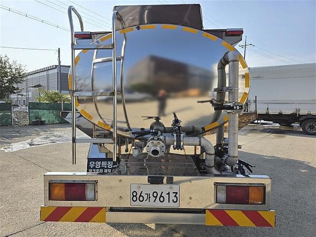 현대 살수차 메가트럭 수동 4