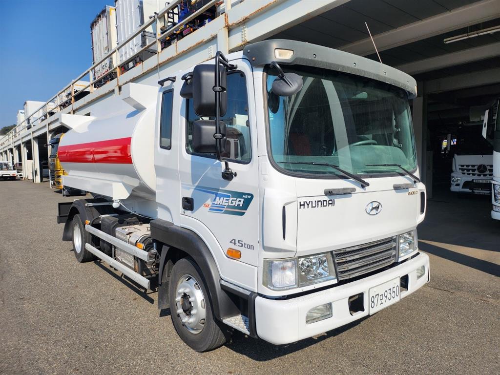 현대 탱크로리 메가트럭 수동 1