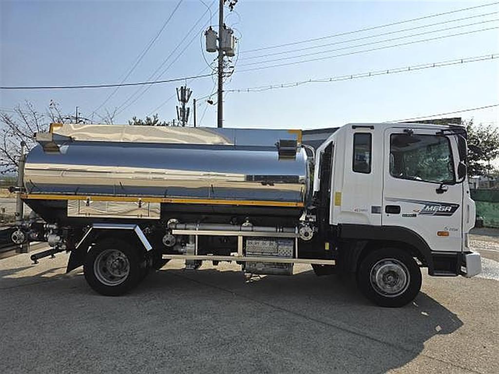 현대 살수차 메가트럭 수동 2