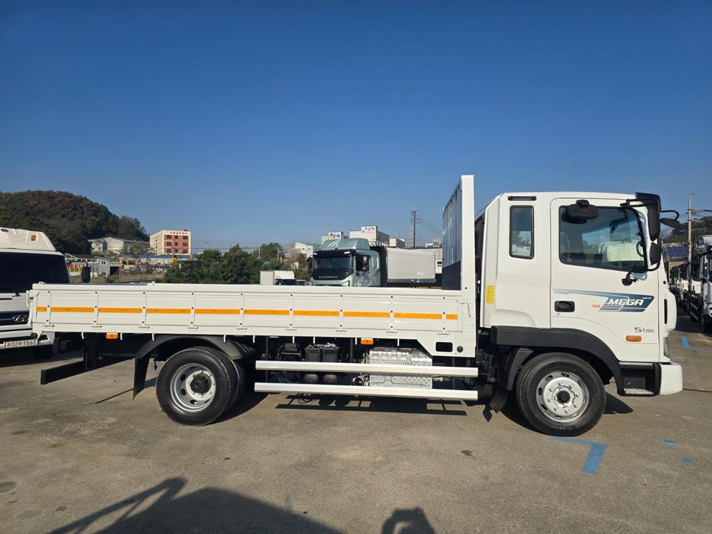 현대 메가트럭 280 단바리 카고 5.5톤 수동 3