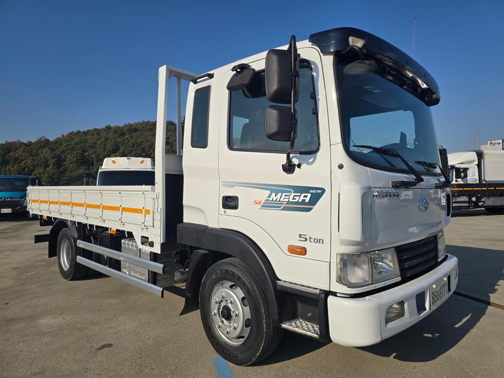 현대 메가트럭 280 단바리 카고 5.5톤 수동 1