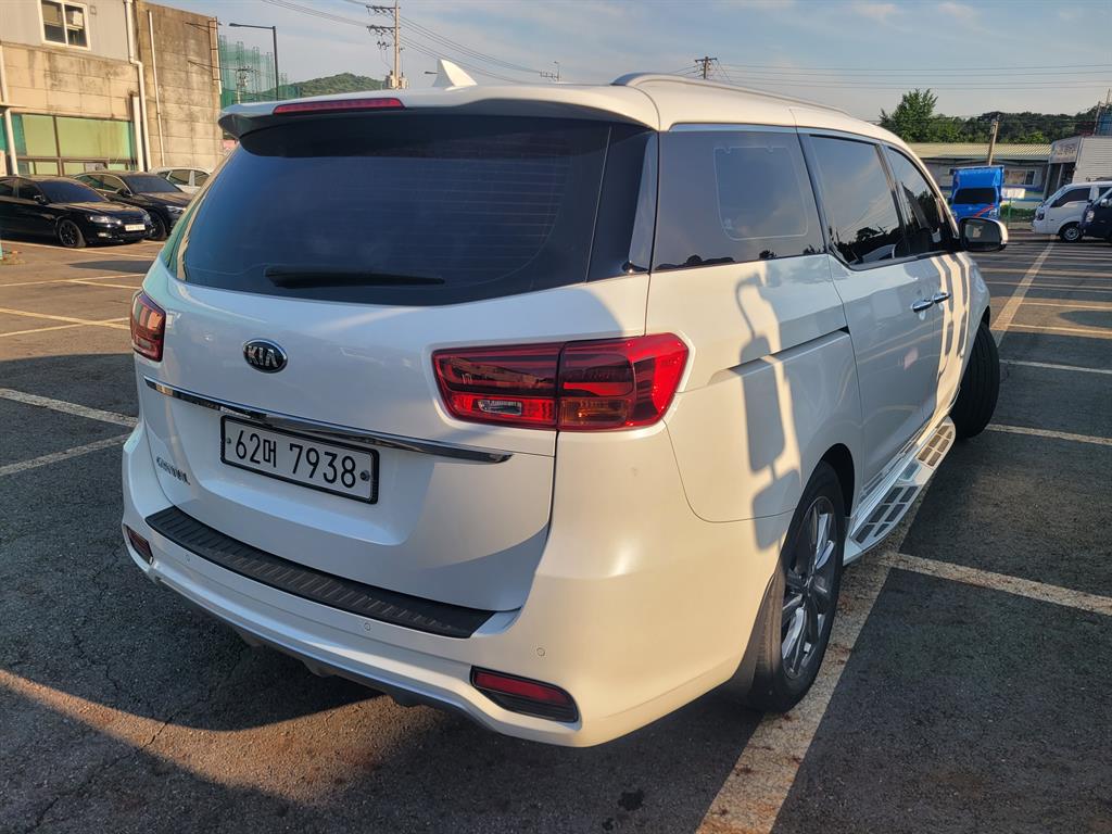 Kia Carnival Diesel Noblesse Special 3
