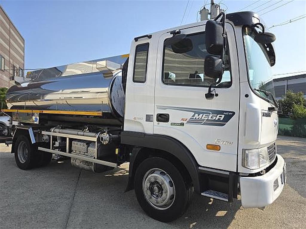 현대 살수차 메가트럭 수동 1