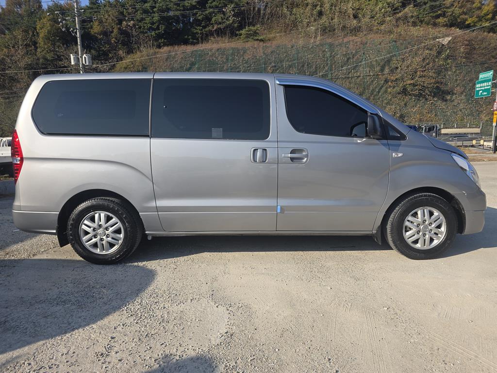 Hyundai Starex Smart 4