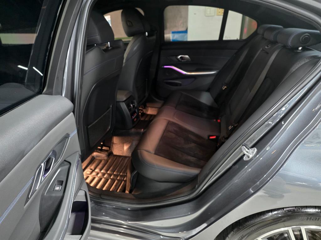 BMW 3 Series 320i M Sport 7