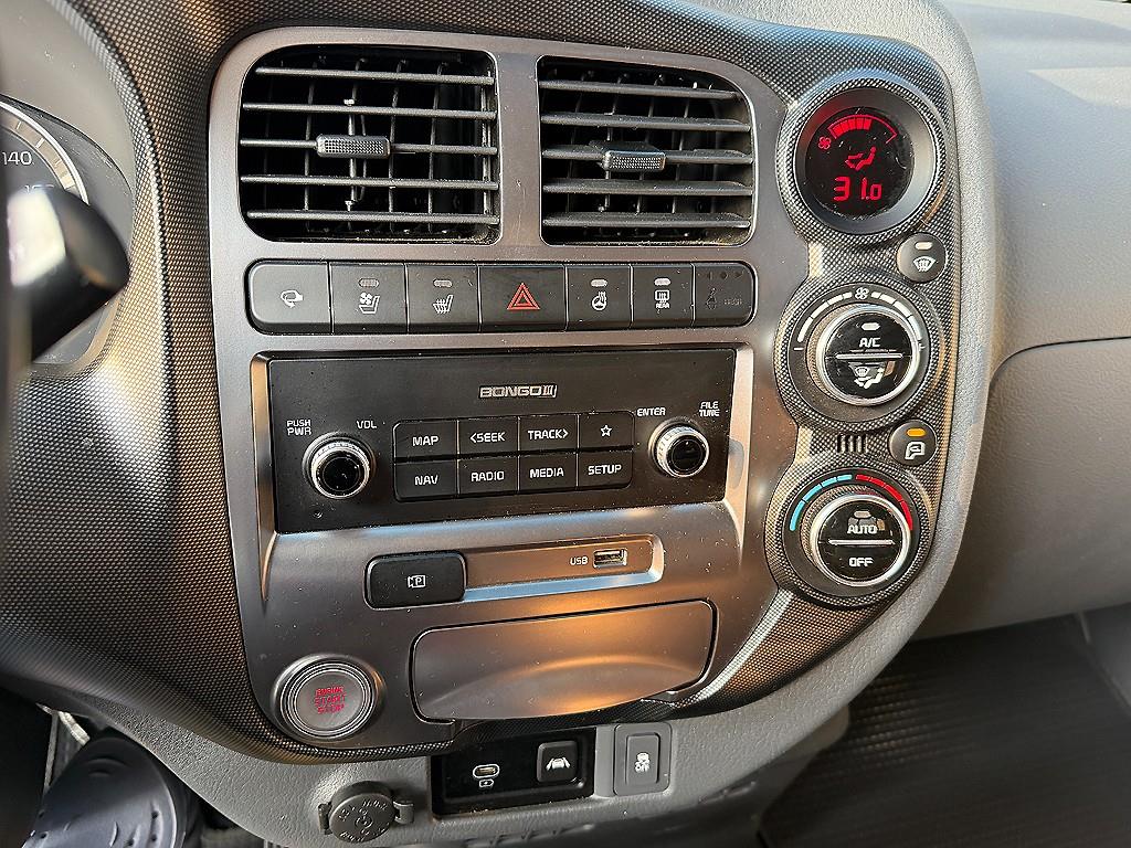 기아 봉고3 1톤 카고 LPG 11