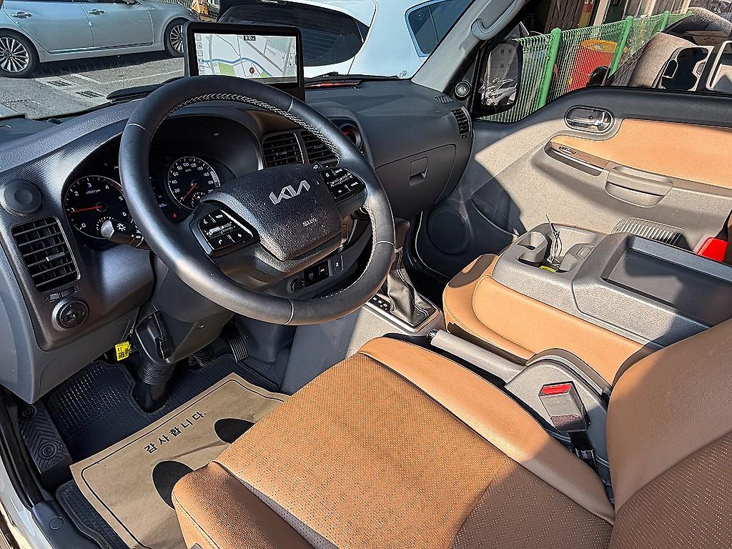 기아 봉고3 1톤 카고 LPG 9