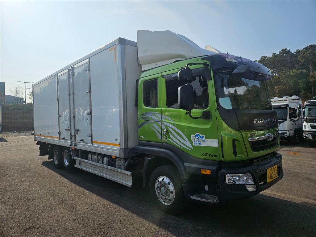 타타대우 프리마 냉동탑 7.5톤 수동 2