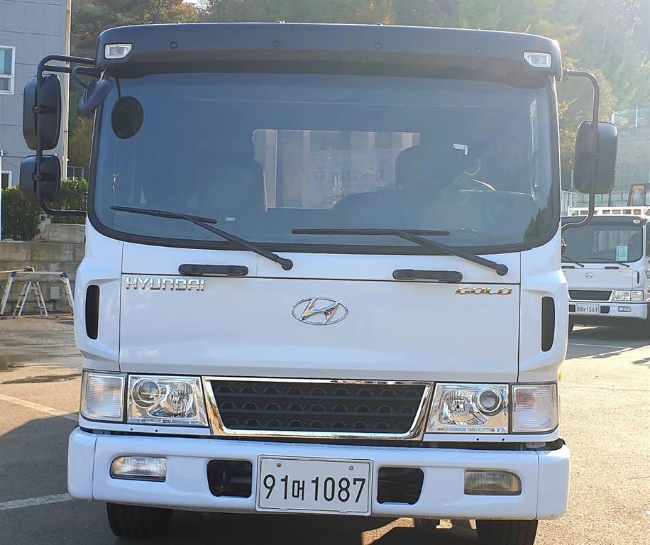 현대 메가트럭 260 단바리 카고 5톤 수동 2