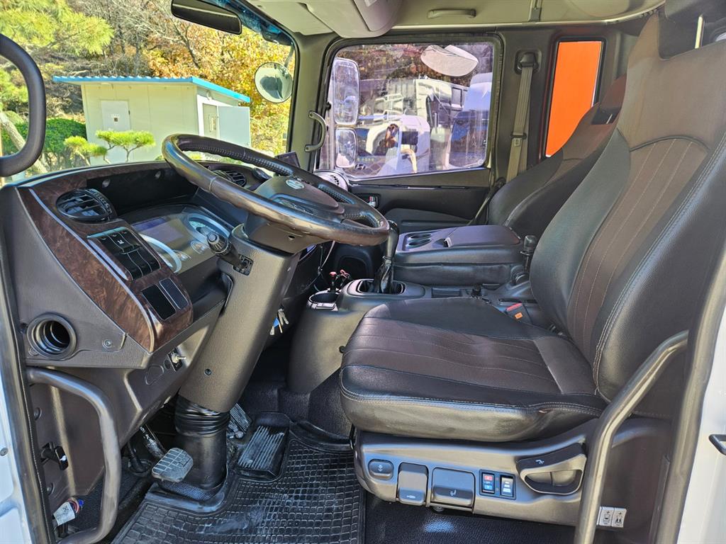 현대 메가트럭 카고 4.5톤 수동 8