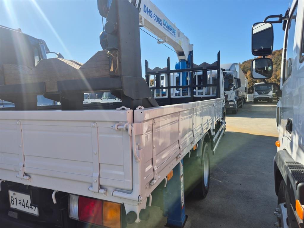 현대 카고크레인 동해기계항공 메가트럭 5톤 3