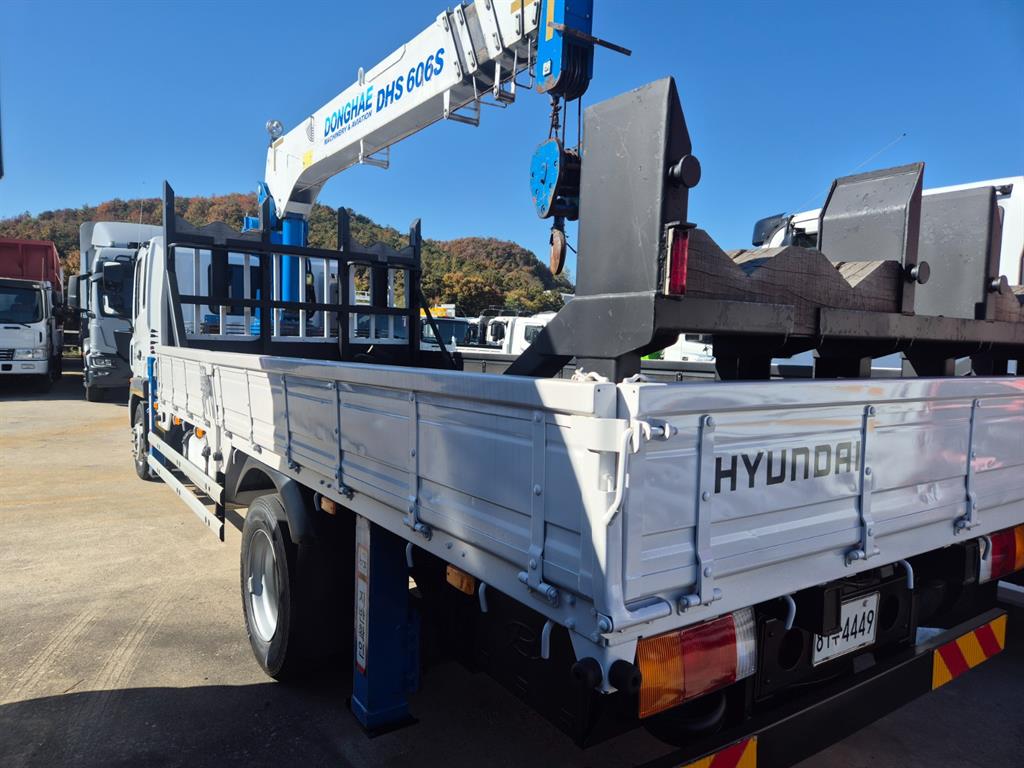 현대 카고크레인 동해기계항공 메가트럭 5톤 5