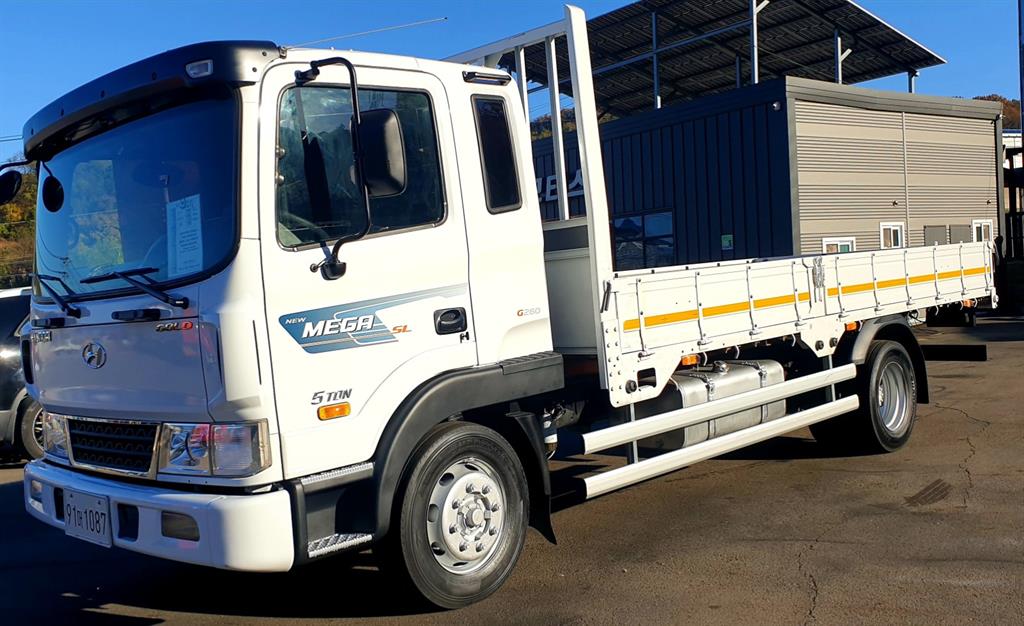 현대 메가트럭 260 단바리 카고 5톤 수동 0