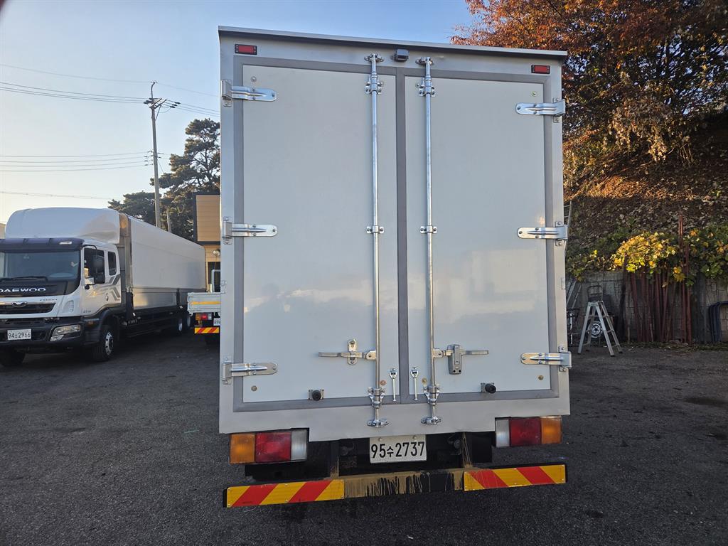 현대 마이티큐티 2.5톤 냉동탑 5