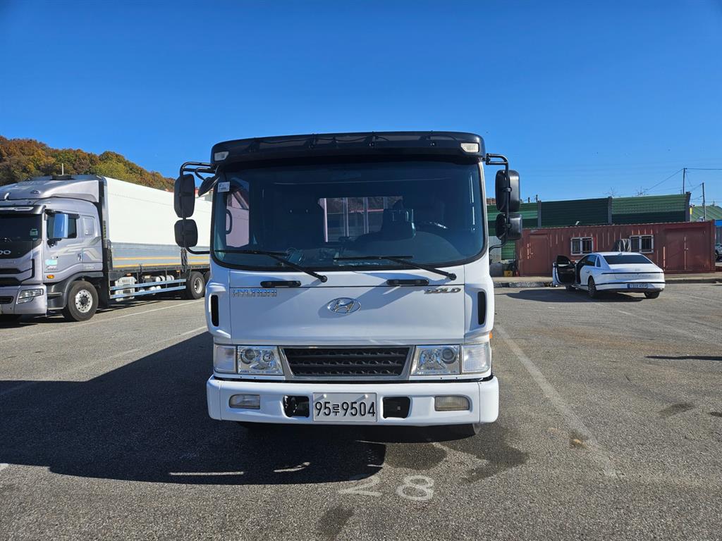 현대 메가트럭 280 카고 7.5톤 수동 1