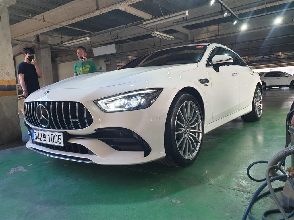 Mercedes-Benz AMG GT 4 Duo 43 4MATIC+