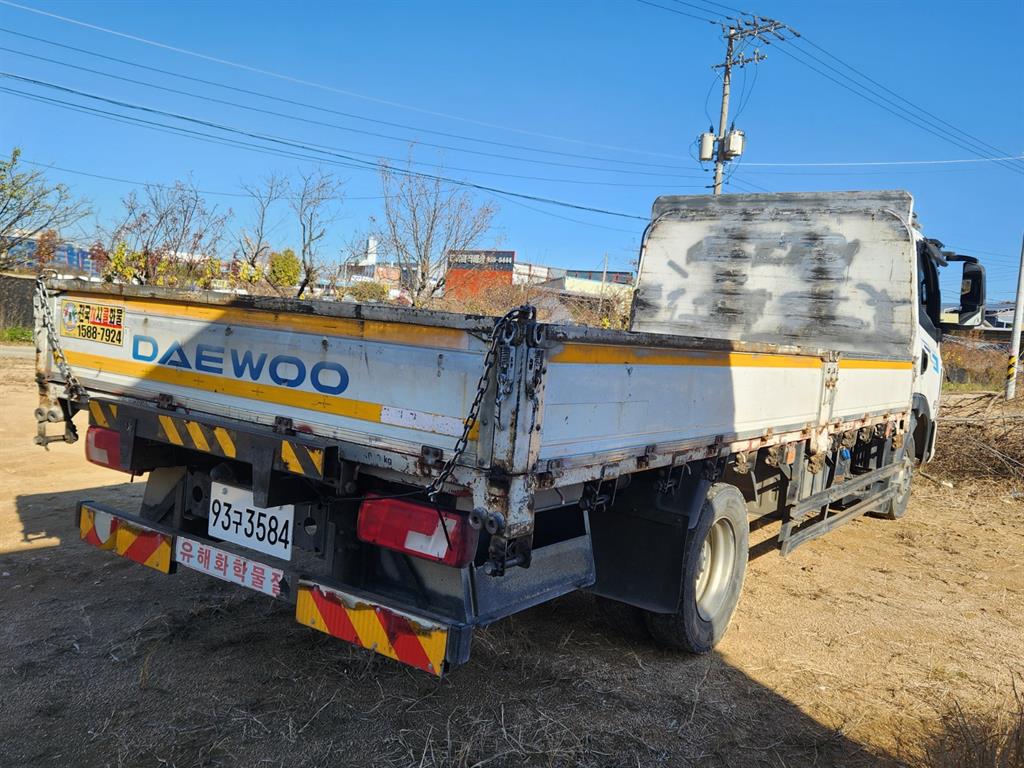 타타대우 더쎈 3.5톤 카고 5