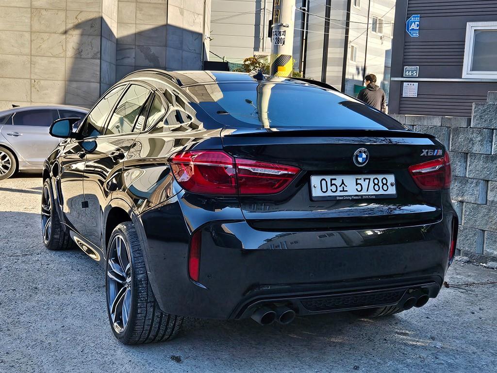 BMW X6M 4