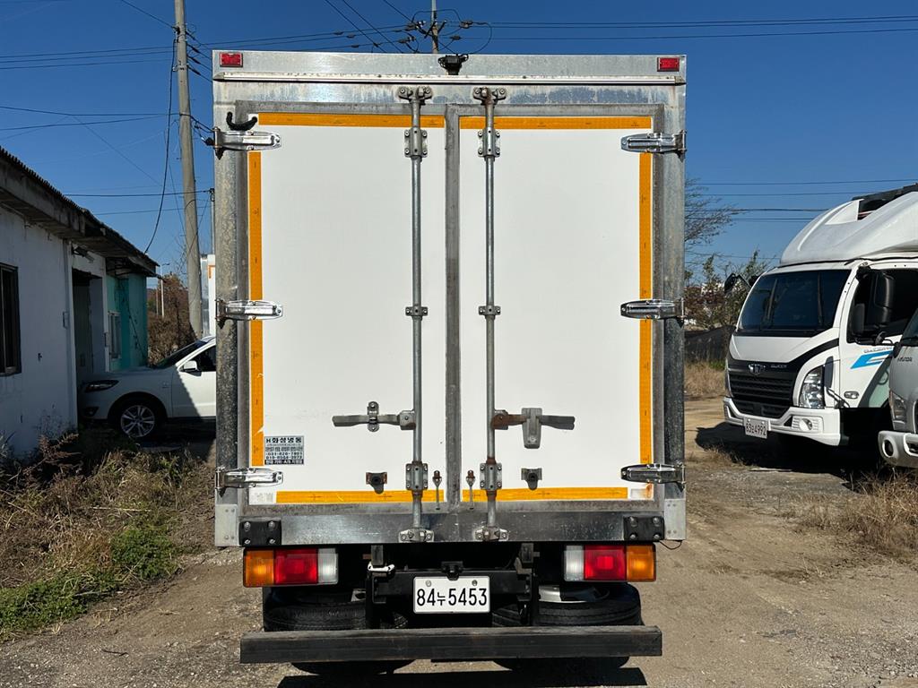 현대 마이티큐티 2.5톤 냉동탑 3