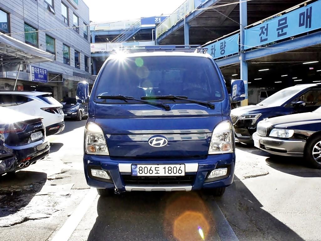 Hyundai Porter Super Cab/ Long Wheelbase/ 2WD Premium