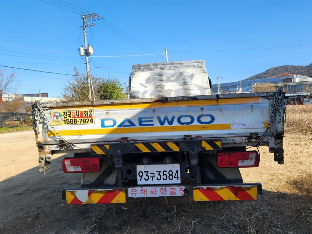 타타대우 더쎈 3.5톤 카고 4