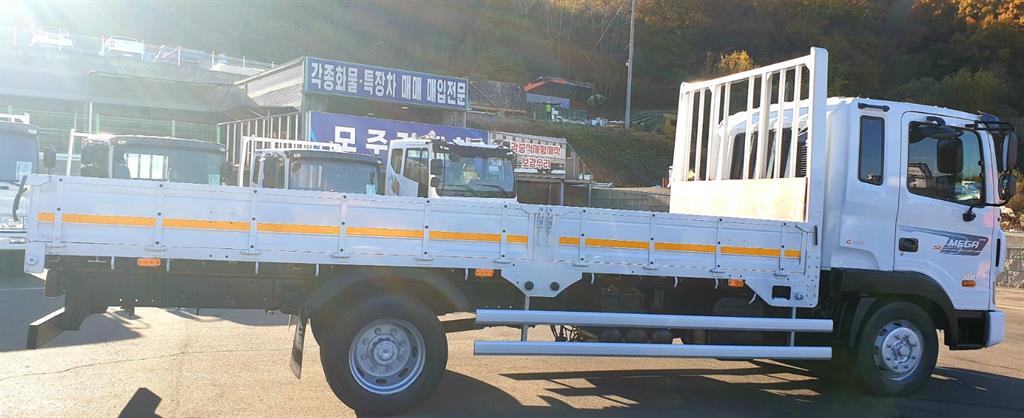 현대 메가트럭 260 단바리 카고 5톤 수동 12