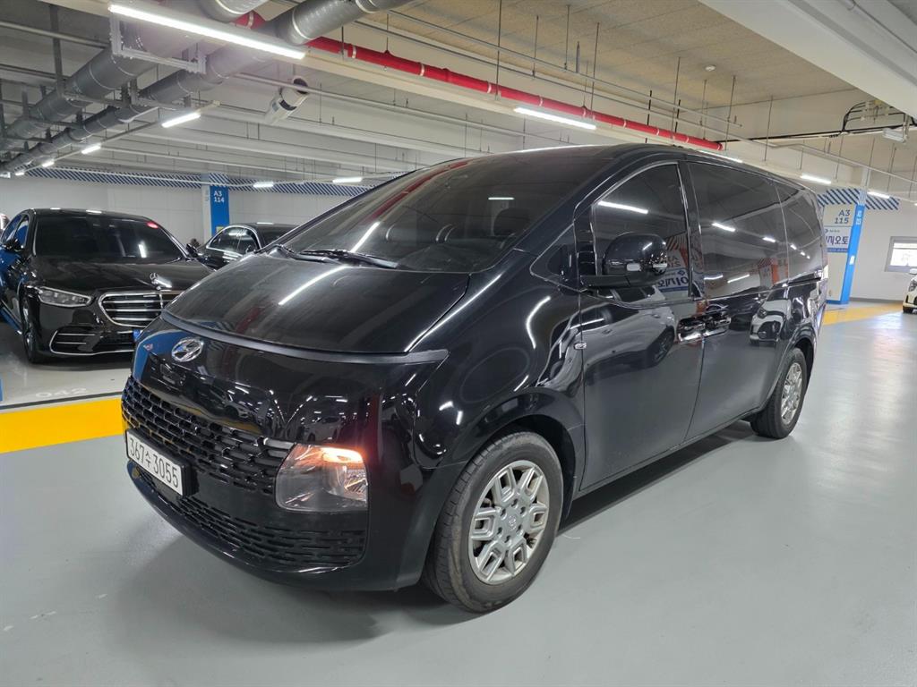 Hyundai Staria 2WD Diesel Tourer Modern 3