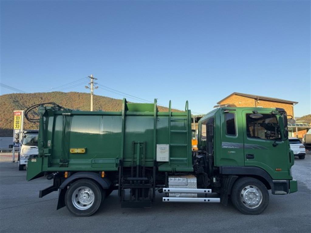 현대 음식물차 메가트럭 5톤 4