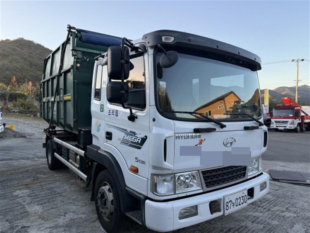 현대 메가트럭 암롤 5톤 수동 단바리 1
