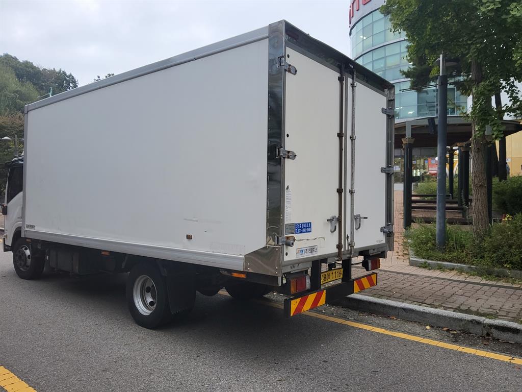 이스즈 엘프 3.5톤 냉동탑 8