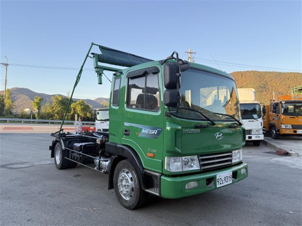 현대 메가트럭 암롤 5톤 수동 단바리 1