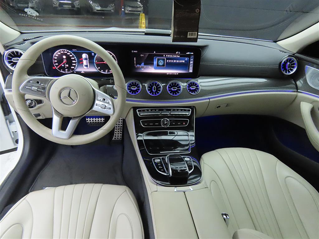 Mercedes-Benz CLS-Class CLS300d AMG Line 8