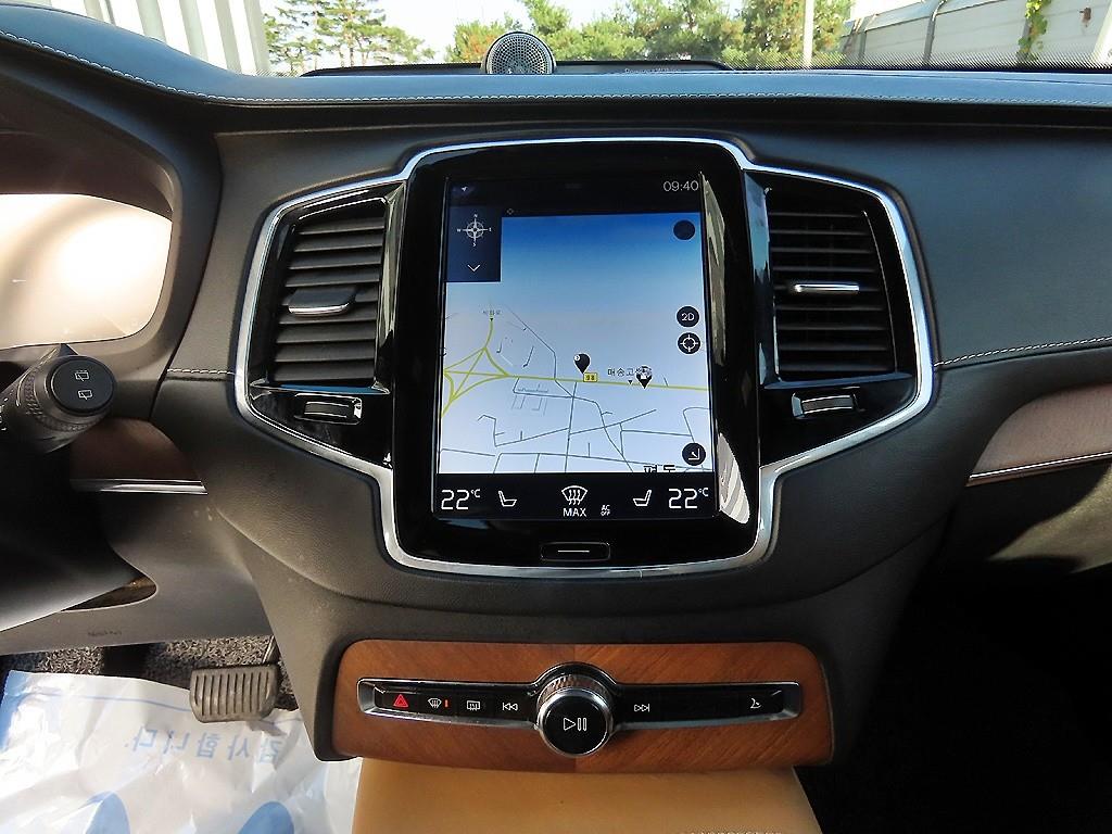 볼보 XC90 2.0 T8 AWD 인스크립션 사진