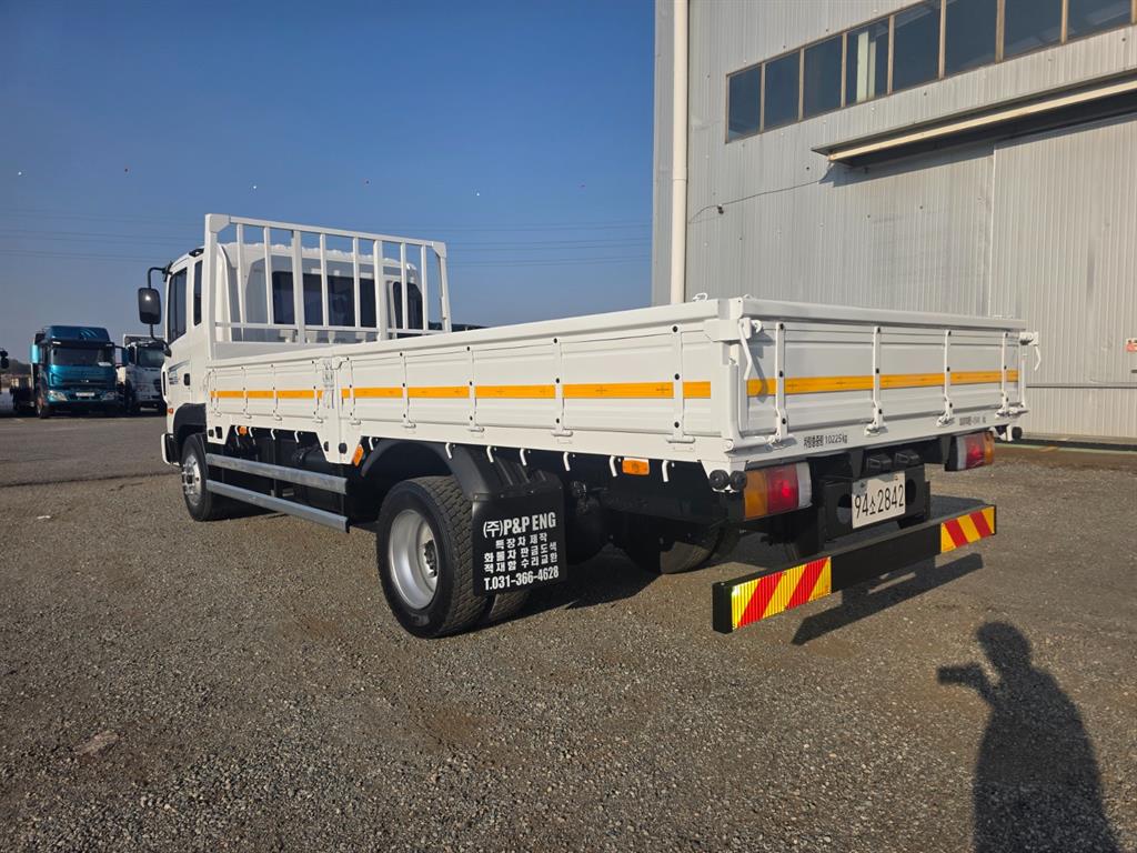 현대 메가트럭 250 단바리 카고 4.5톤 수동 3