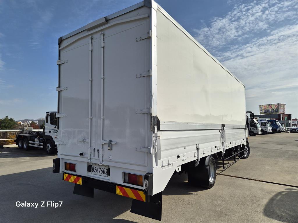 현대 메가트럭 단바리 윙바디 5톤 수동 3