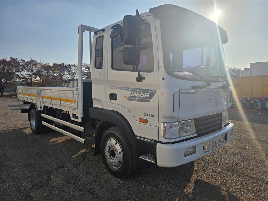현대 메가트럭 250 단바리 카고 4.5톤 수동 2