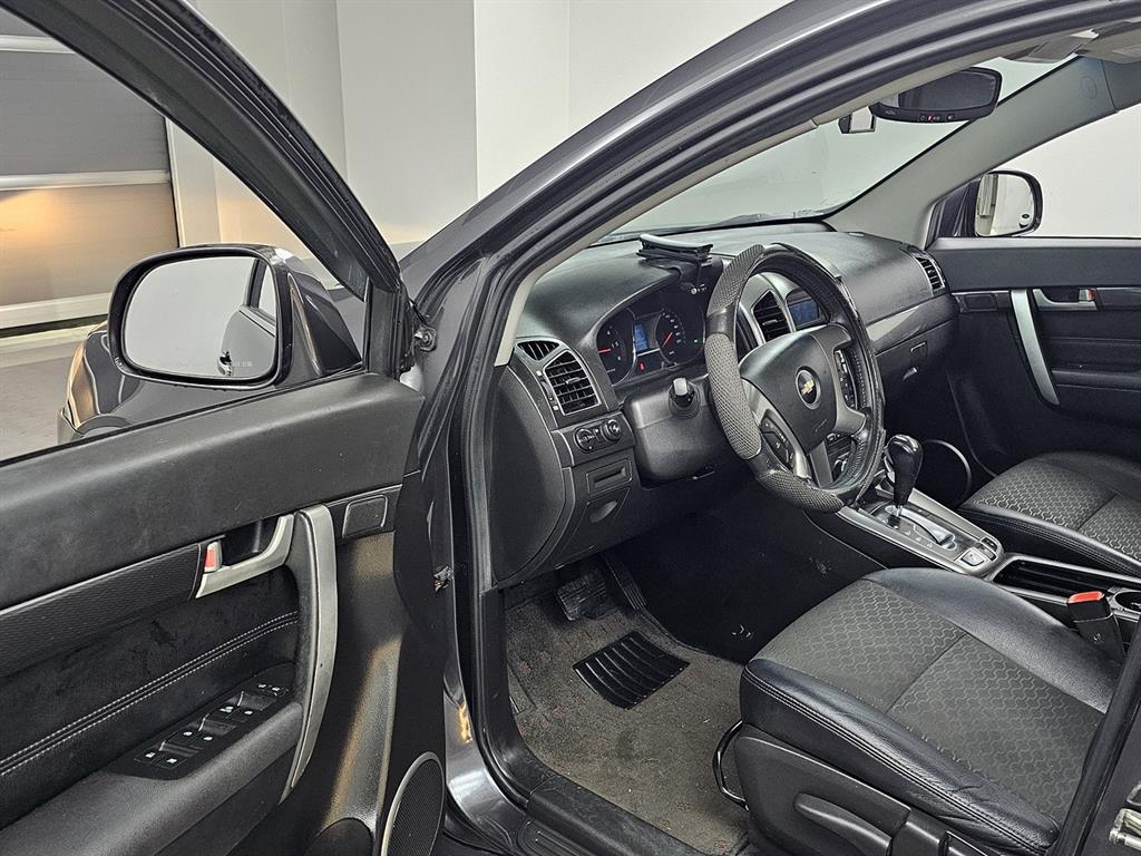 Chevrolet Captiva 2.0 2WD LT Premium 10