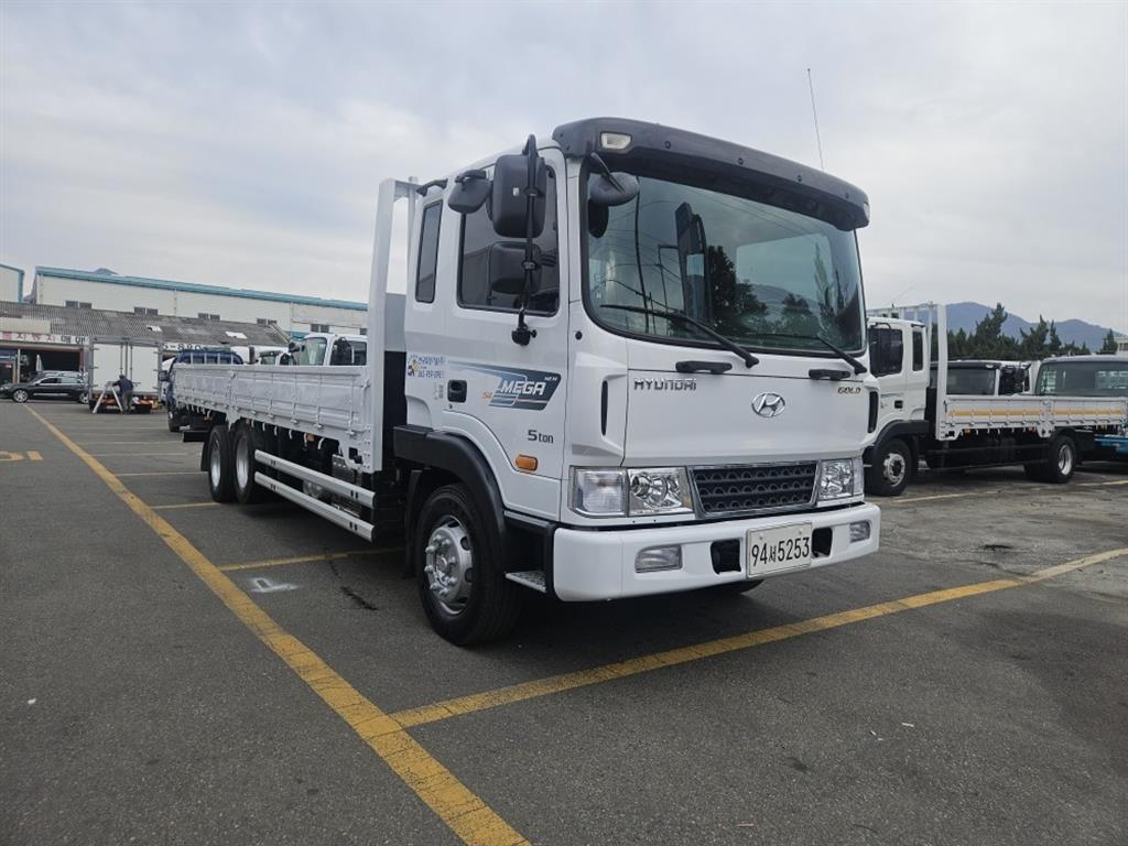현대 메가트럭 카고 7.5톤 수동 1