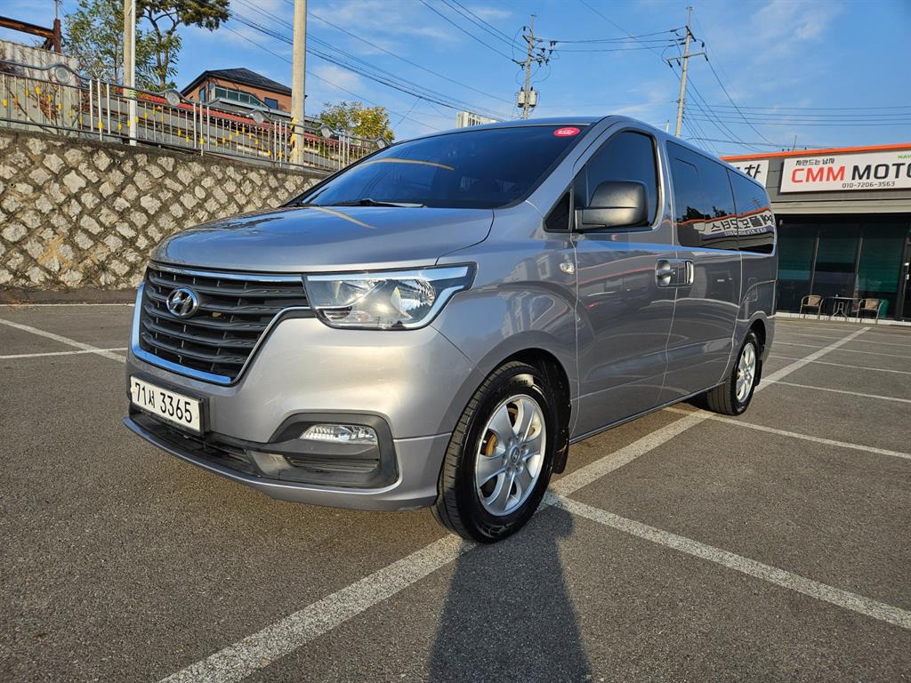 Hyundai Starex 2WD Wagon Smart 3