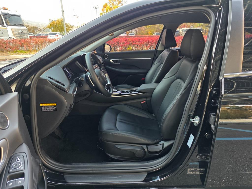 Hyundai Sonata 2.0 Smart 8