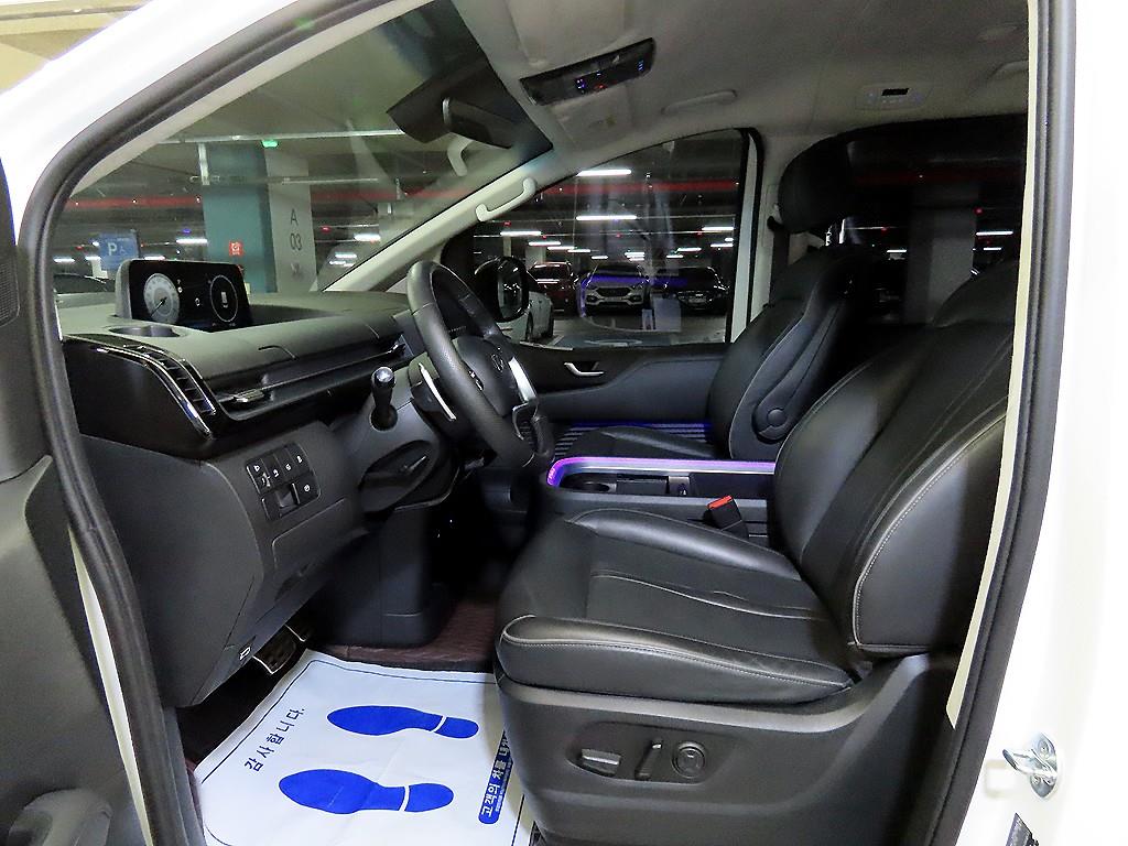 Hyundai Staria 2WD Diesel Lounge Inspiration 7