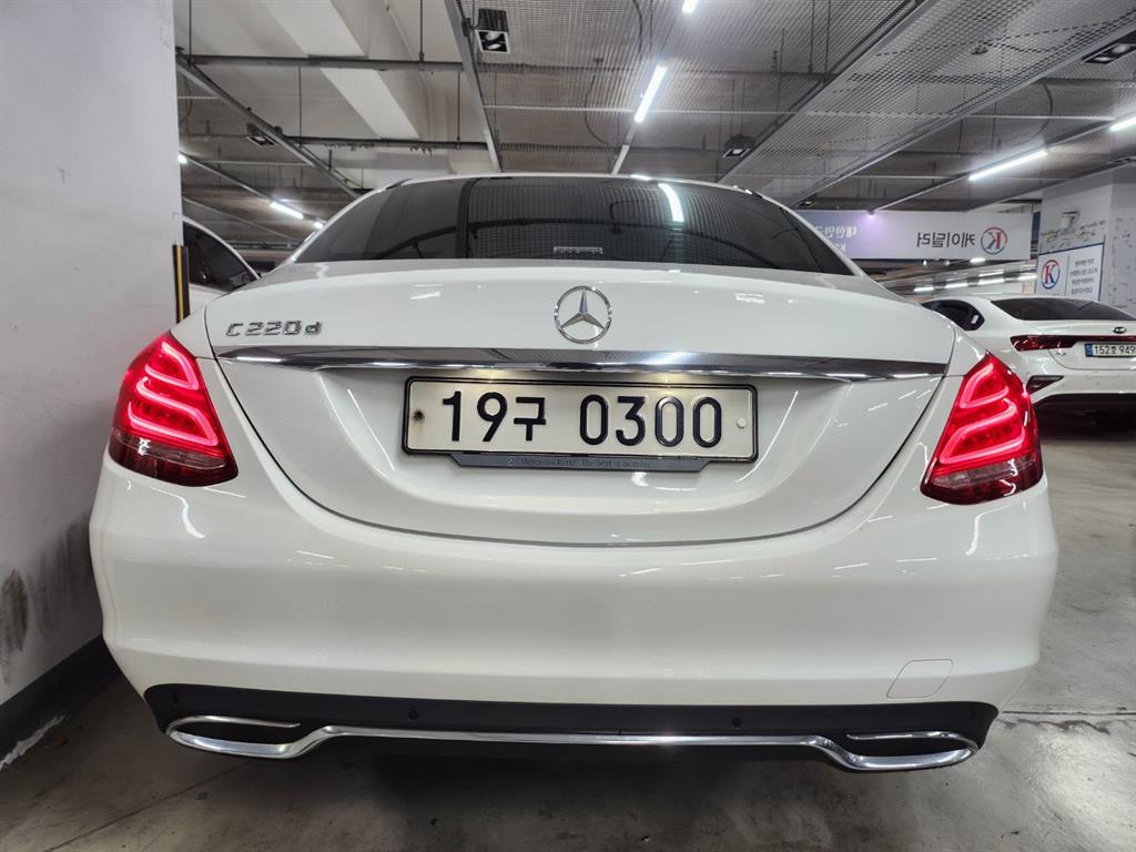 Mercedes-Benz C-Class C220 d Avantgarde 5