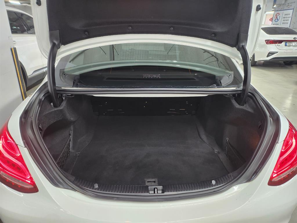 Mercedes-Benz C-Class C220 d Avantgarde 7