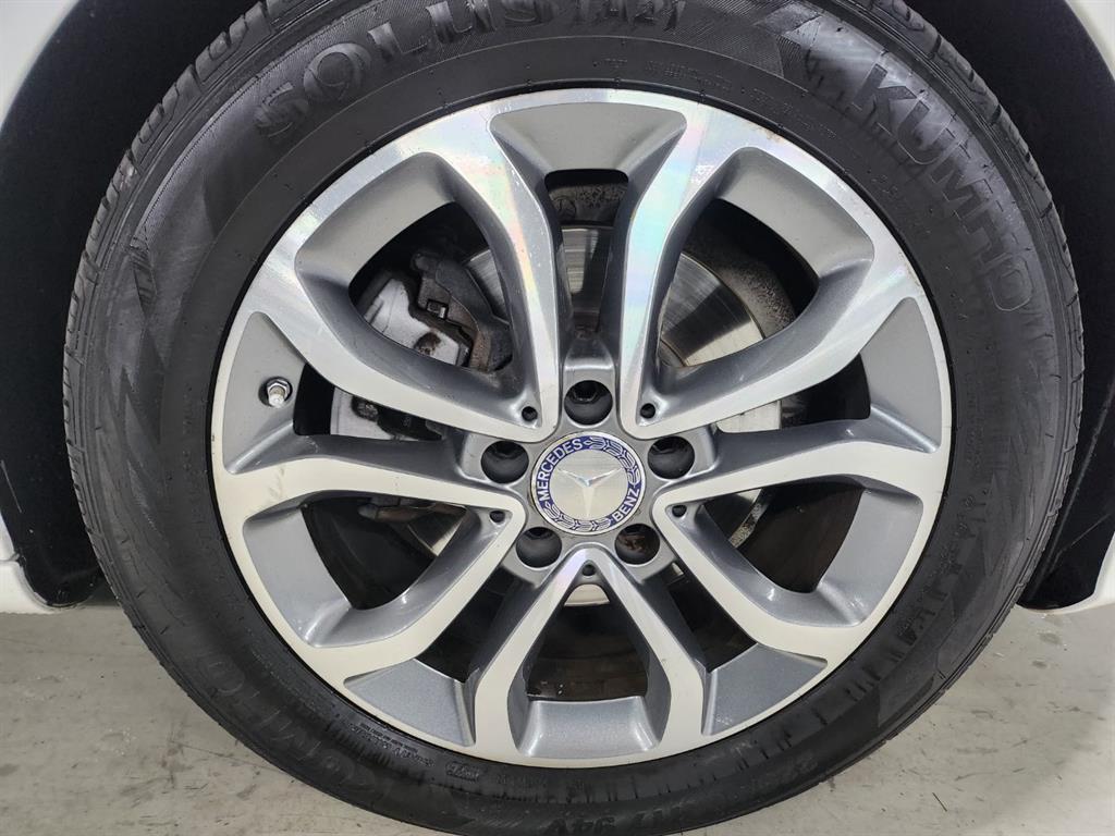 Mercedes-Benz C-Class C220 d Avantgarde 6