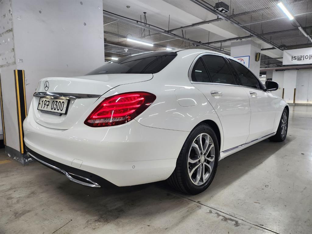 Mercedes-Benz C-Class C220 d Avantgarde 4